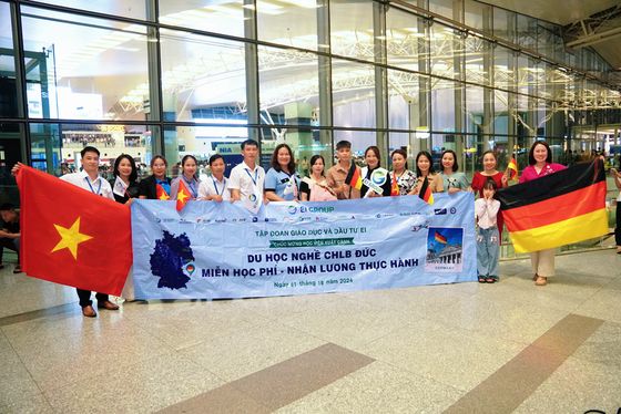 Học viên EI Group tại sân bay trước giờ bay sang Đức