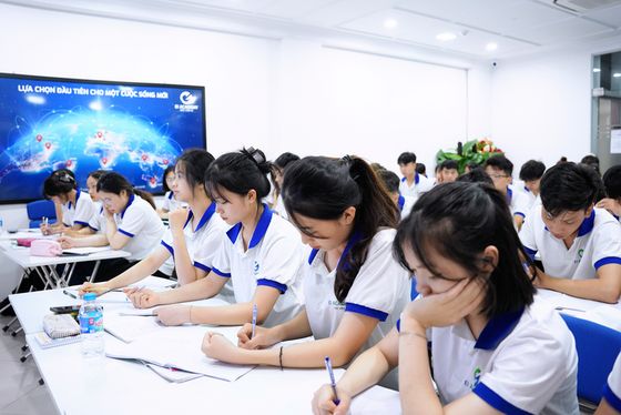 Lớp học ngoại ngữ tại EI Academy